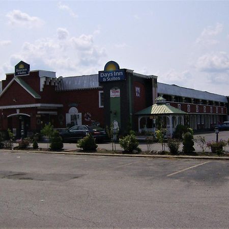 Days Inn & Suites By Wyndham Terre Haute Zewnętrze zdjęcie