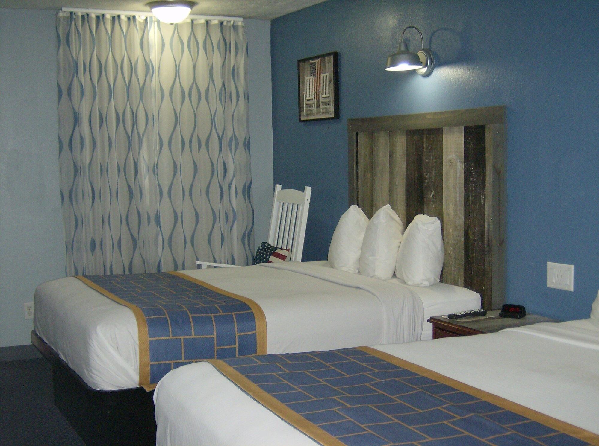 Days Inn & Suites By Wyndham Terre Haute Zewnętrze zdjęcie